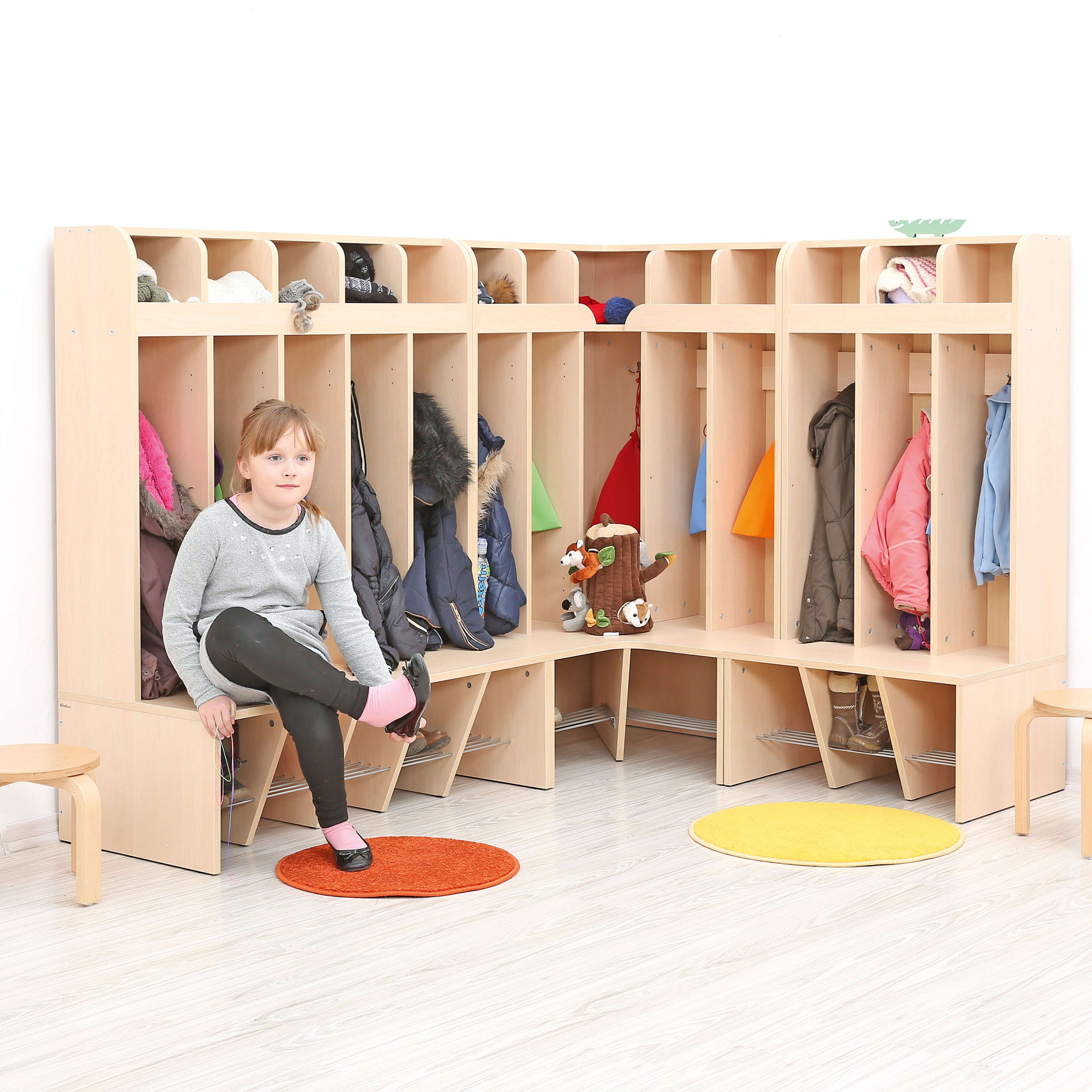 platzsparende Garderobe Mariposa mit Bank, Konfigurierbar - Versch. Farben Und Größen