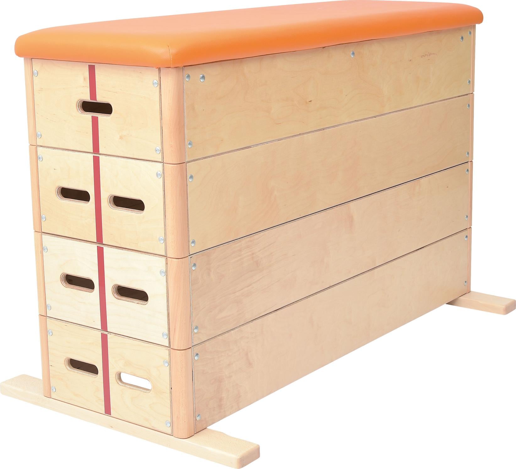 Sprungkasten für Turnhalle, 4-teilig, stabil und sicher.