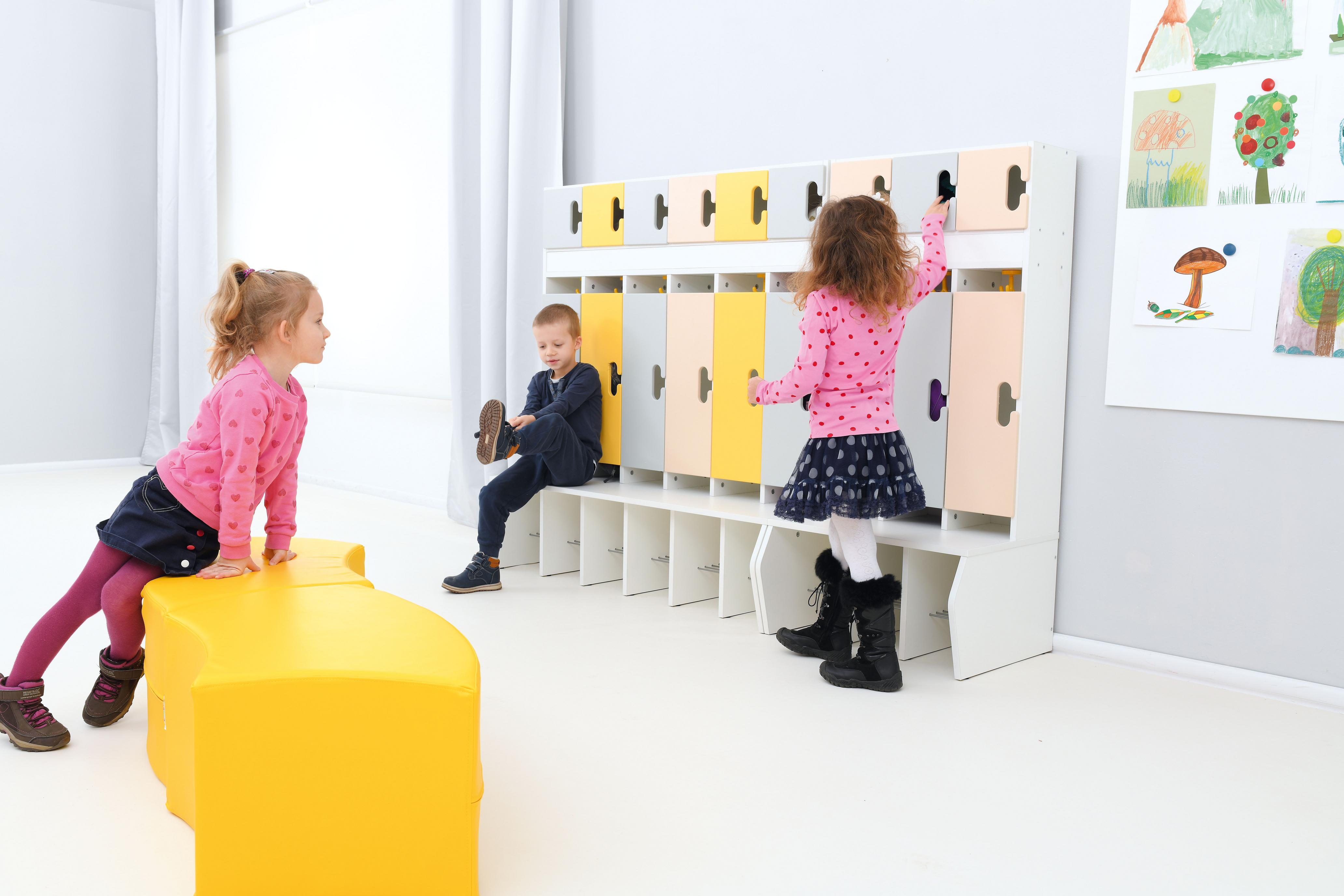 Kinder nutzen Garderobe Chamäleon 6 Ahorn Grau-Gelb leise schließend