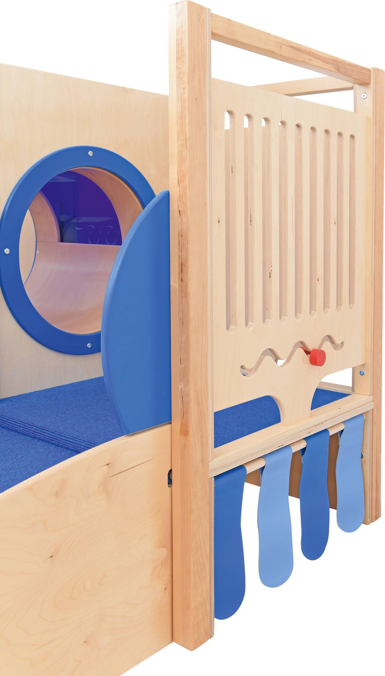 Kindergarten und Krippen Spielpodest U-Boot 3 Detailansicht Spielwand Motorik