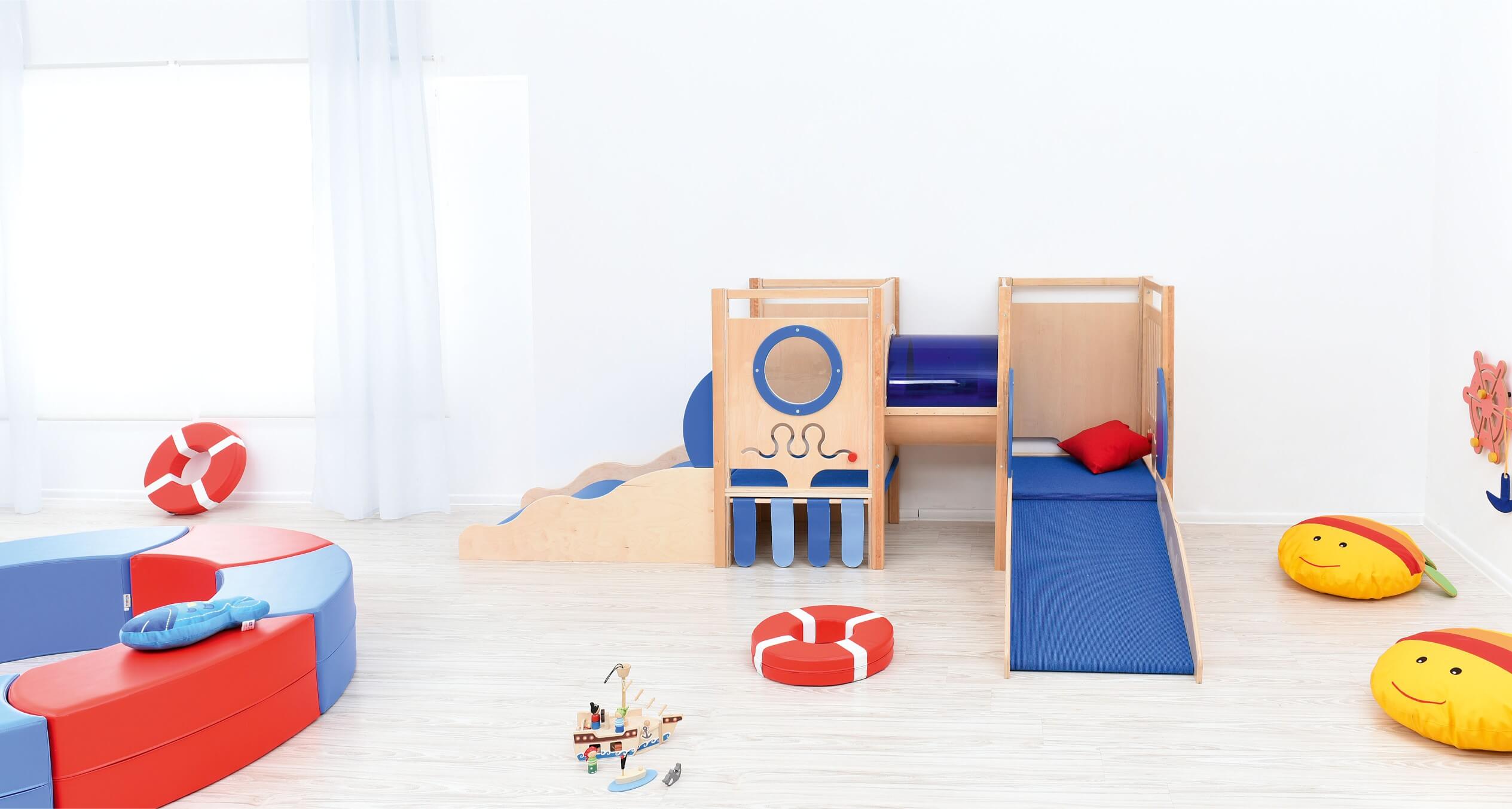 Kindergarten und Krippen Spielpodest U-Boot 3 im Gruppenraum