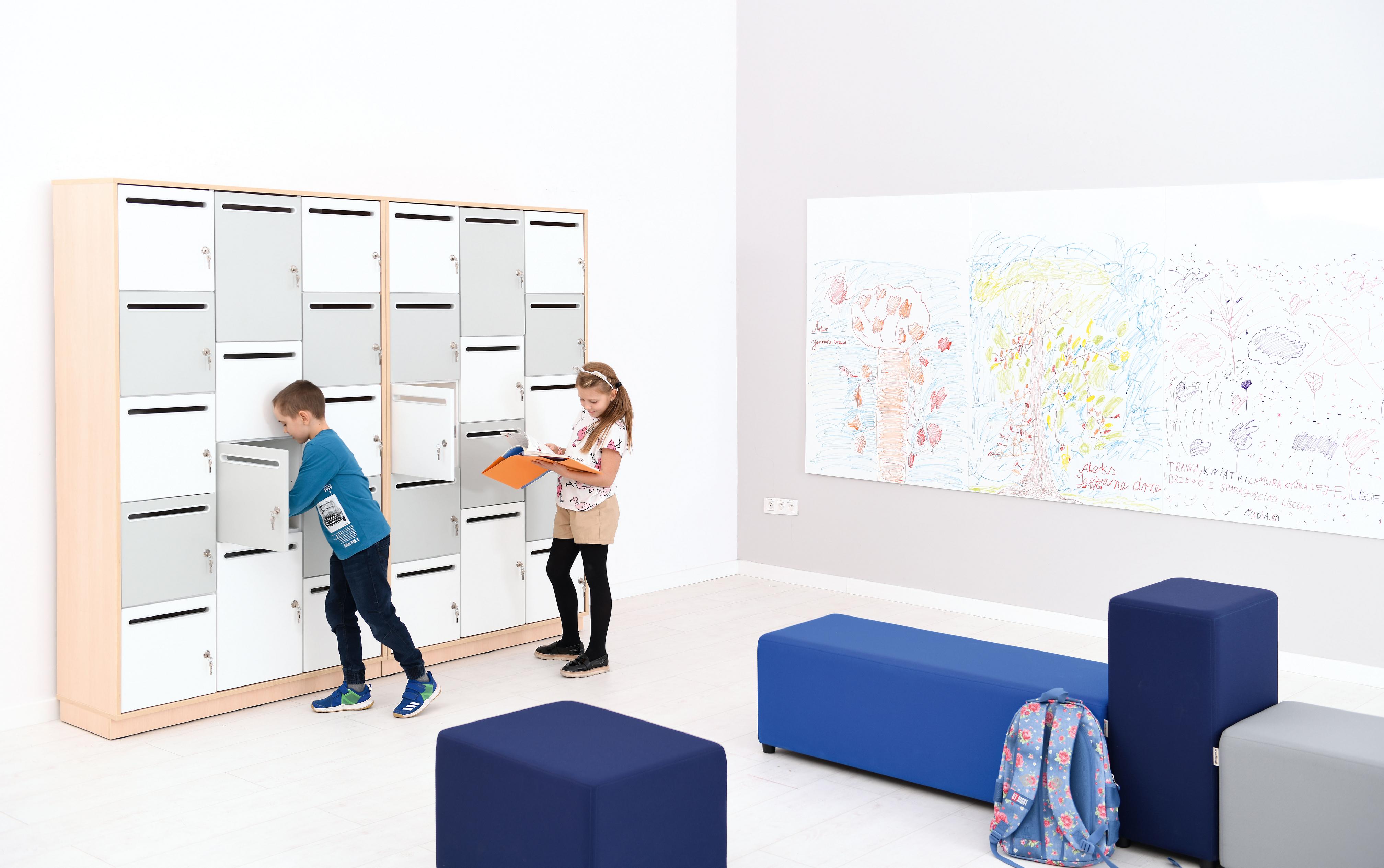 Quadro - Eigentumsschrank/Spind mit 14 Fächern für Schulen