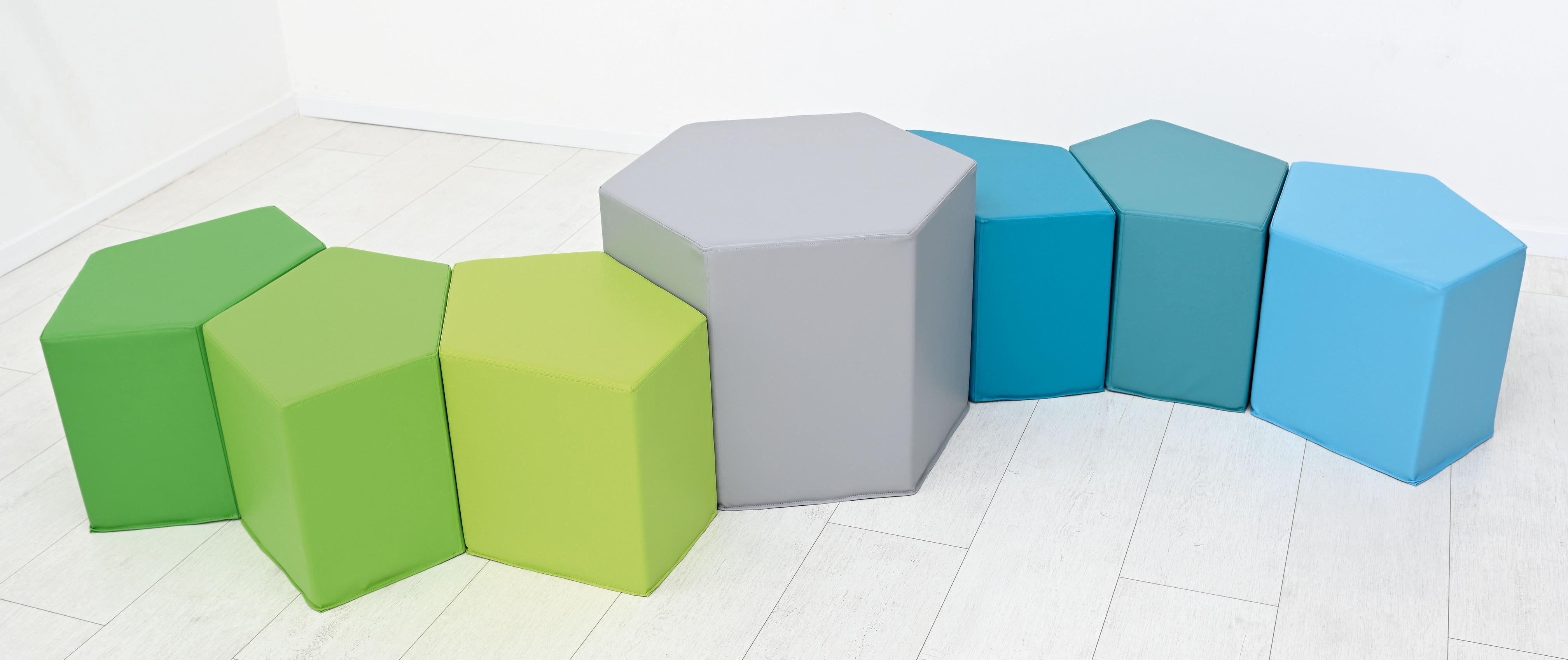 Schaumstoff-Sitzgruppe Loris 1, Sitzhöhe 38cm, mit bunten Hockern