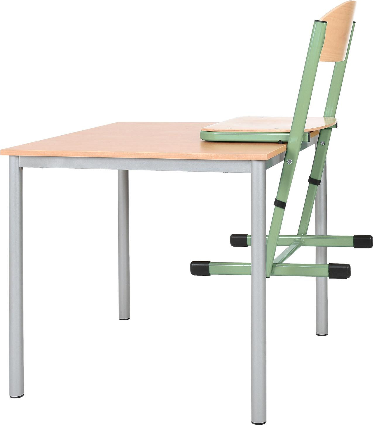 Schüler-Kufenstuhl auf Tisch gehängt, Klassenraum-Ausstattung.