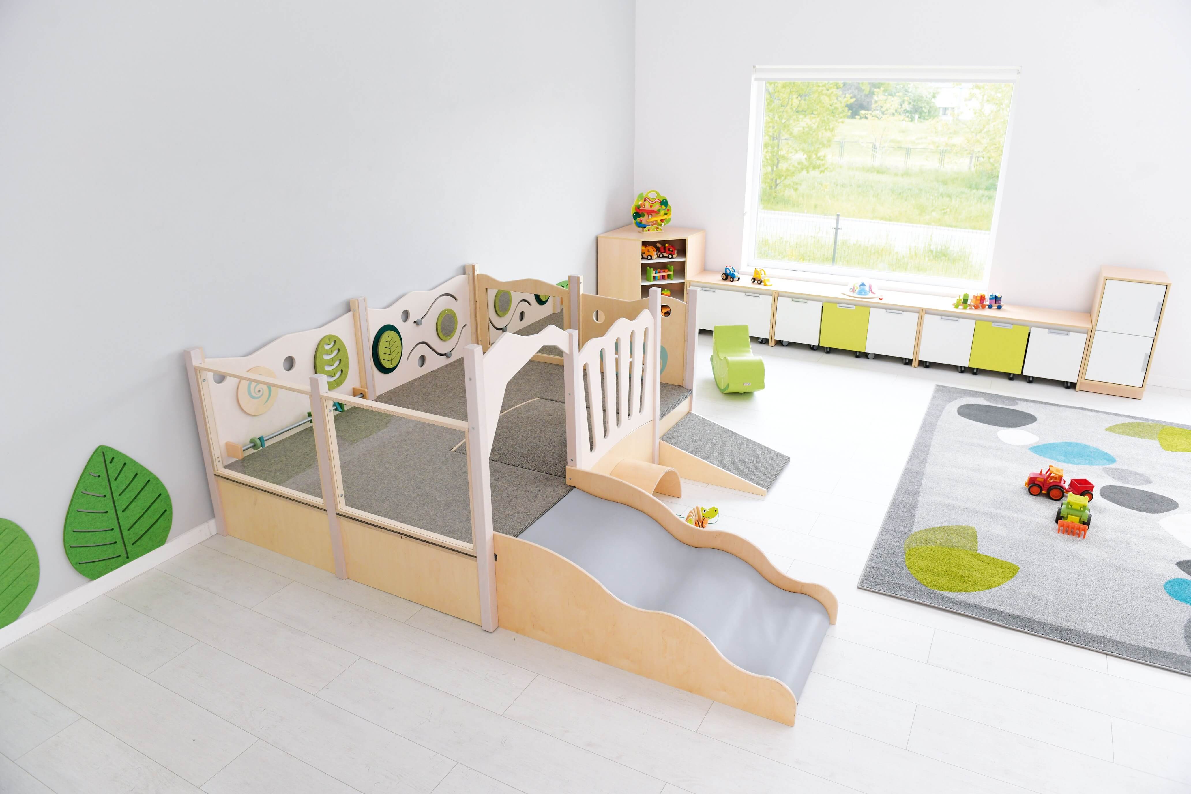 Spielpodest Iris für Kindergarten von links oben