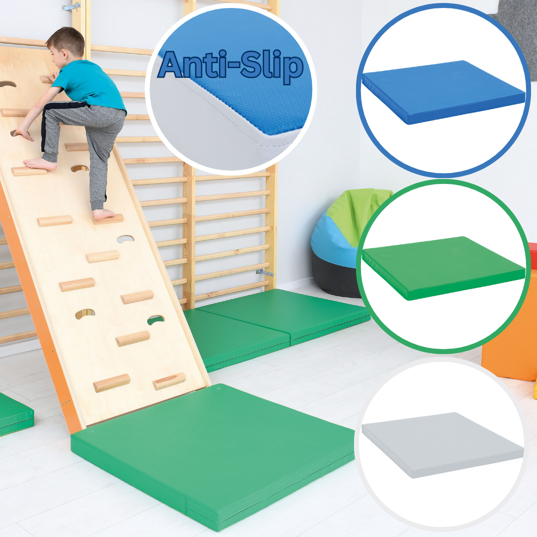 Fallschutzmatte für Kindergarten. Kind an Sprossenwand.