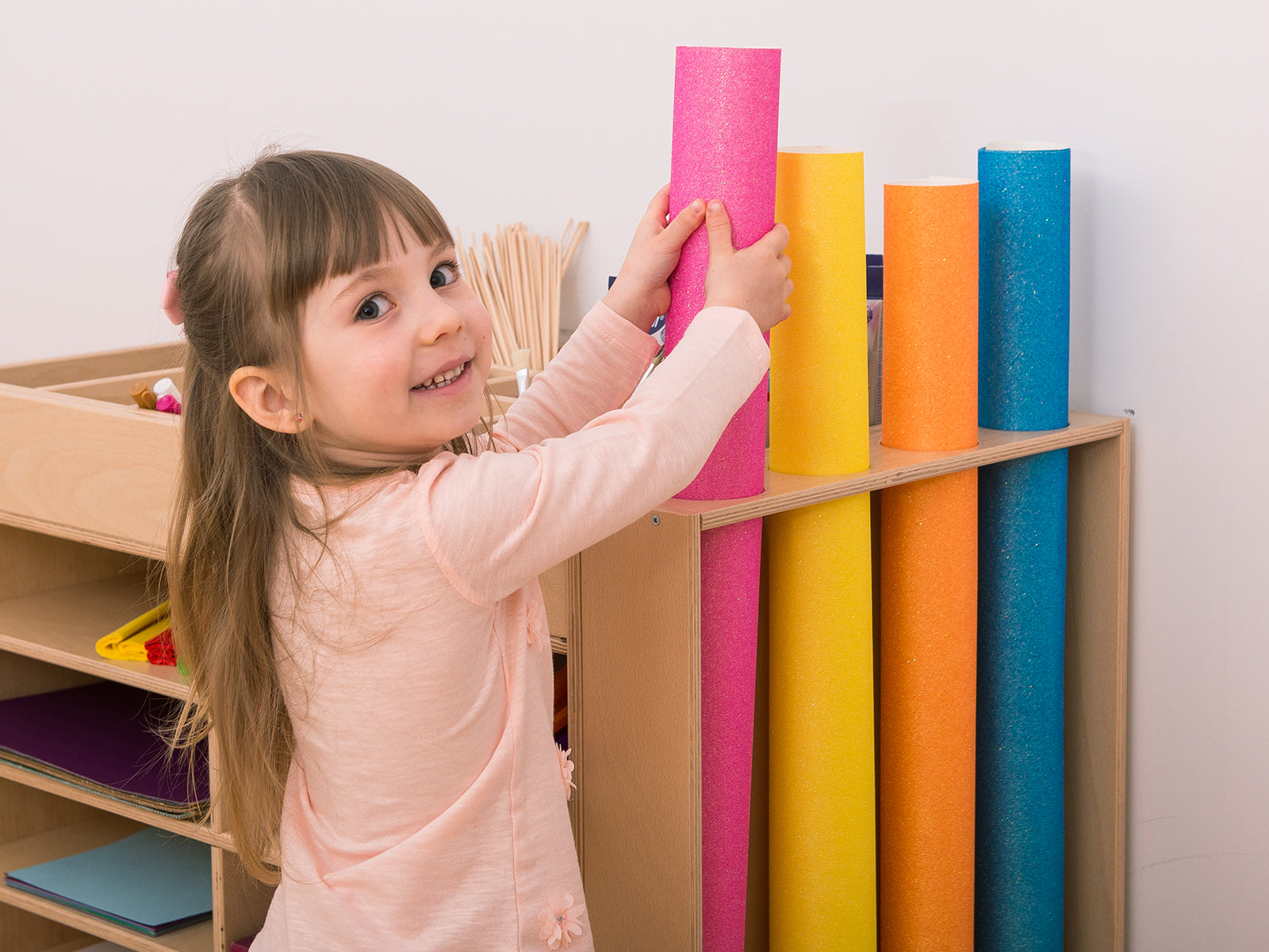 Dubbelzijdige multifunctionele kast voor kunstaccessoires