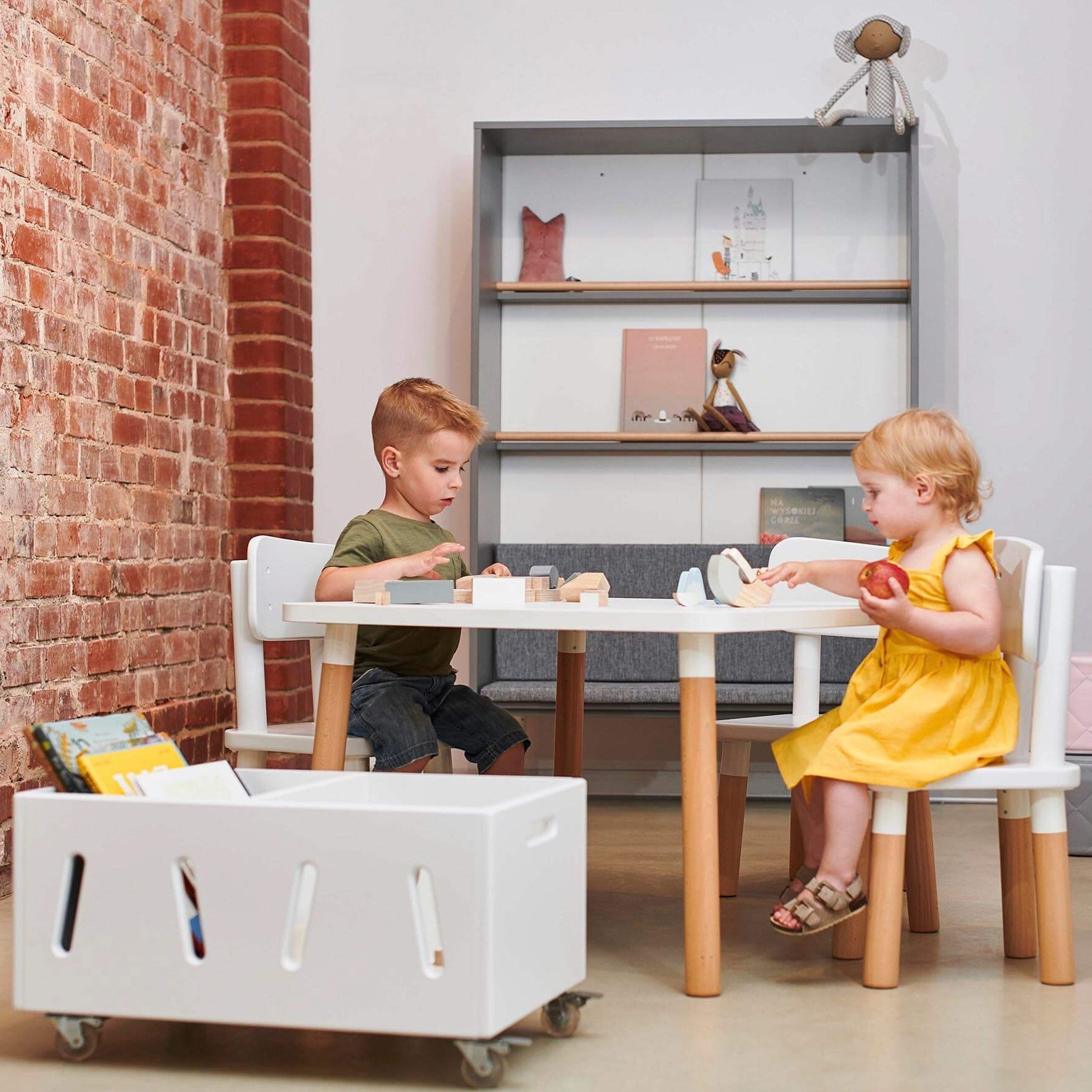 Série TAB - tables/chaises/armoires configurables